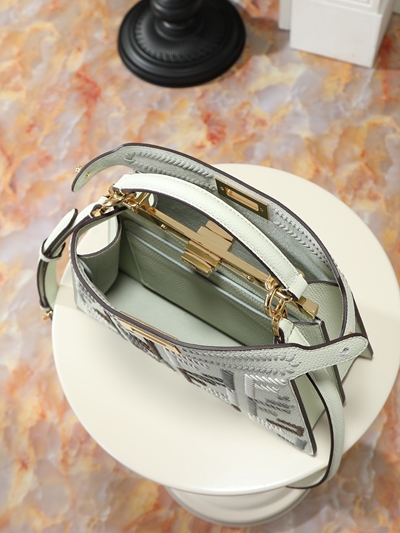 フェンディバッグ全体デザイン